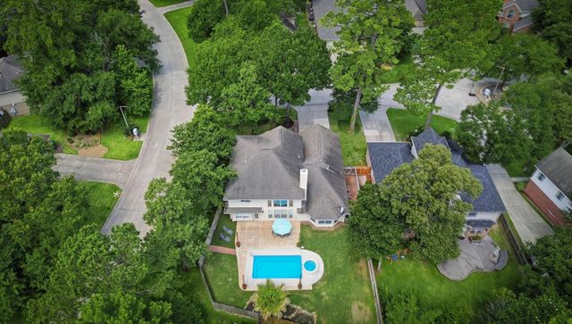 2 Sweet Birch Place, The Woodlands, TX 77382
