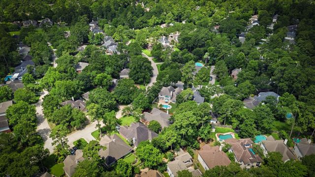 2 Sweet Birch Place, The Woodlands, TX 77382