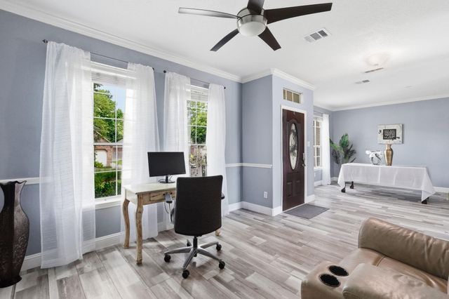 2 Sweet Birch Place, The Woodlands, TX 77382