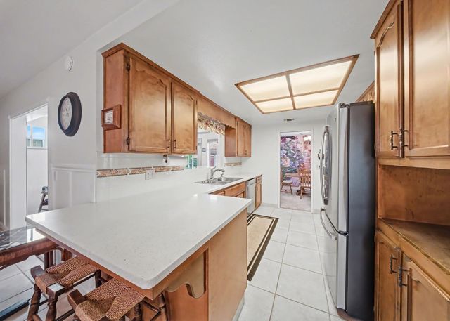 1252 Sterling Pl, Manteca, CA 95336