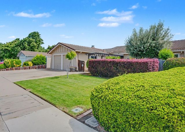 1252 Sterling Pl, Manteca, CA 95336