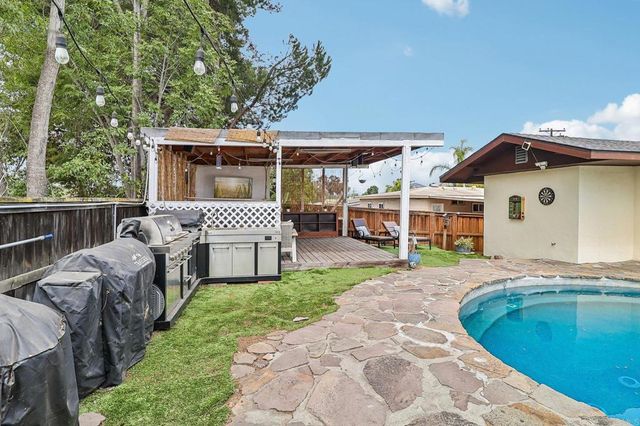 9535 Lakeview Drive, La Mesa, CA 91942