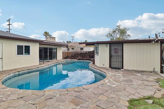9535 Lakeview Drive, La Mesa, CA 91942