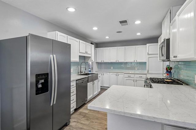 9535 Lakeview Drive, La Mesa, CA 91942