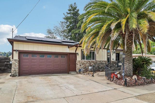 9535 Lakeview Drive, La Mesa, CA 91942