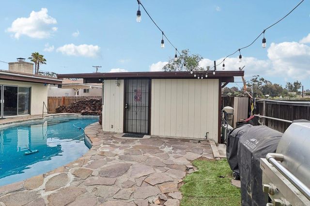 9535 Lakeview Drive, La Mesa, CA 91942