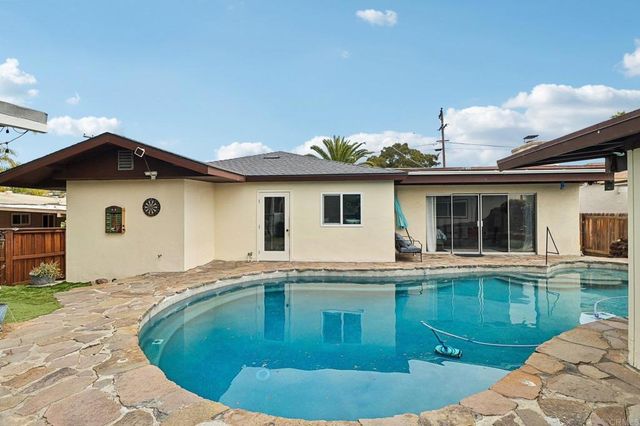 9535 Lakeview Drive, La Mesa, CA 91942