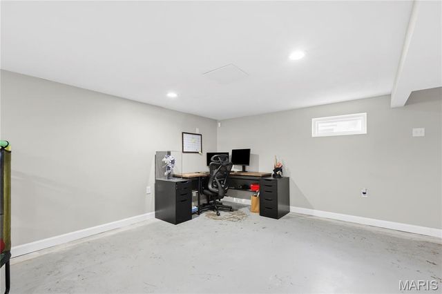 9524 Starboard Drive, St Louis, MO 63123