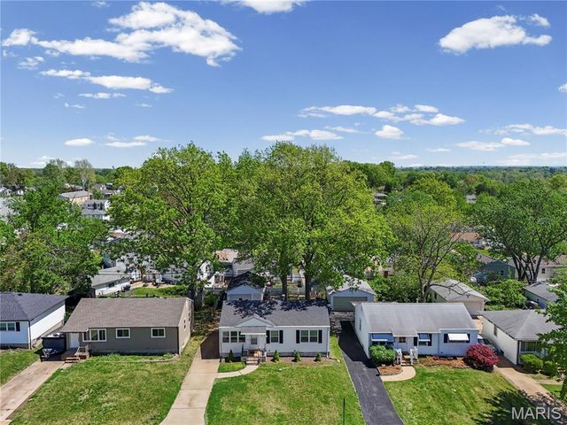9524 Starboard Drive, St Louis, MO 63123