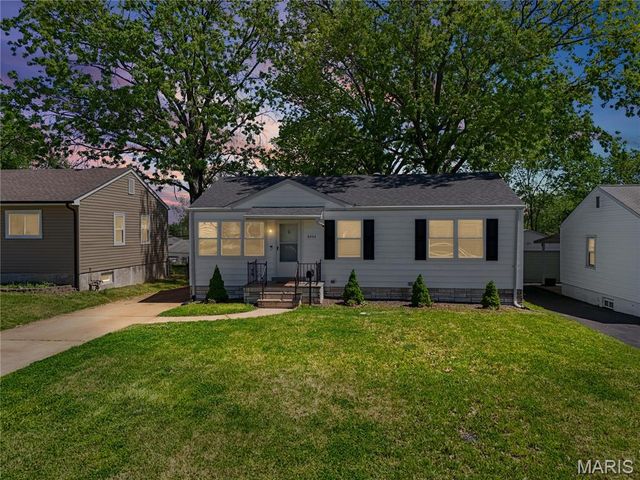 9524 Starboard Drive, St Louis, MO 63123