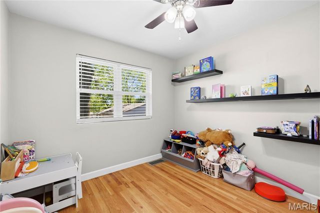 9524 Starboard Drive, St Louis, MO 63123