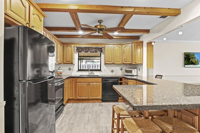 1089 Raintree Drive, Palm Beach Gardens, FL 33410