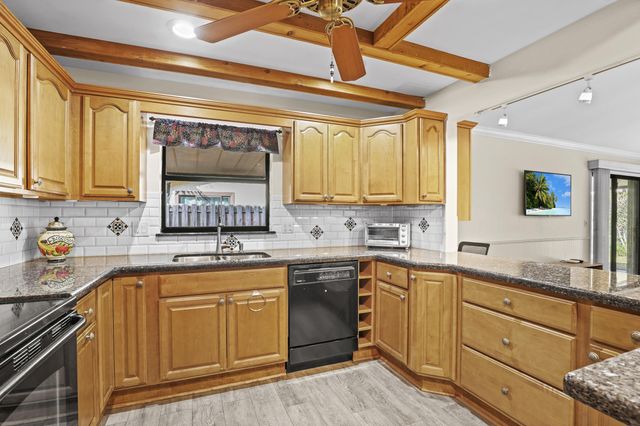 1089 Raintree Drive, Palm Beach Gardens, FL 33410