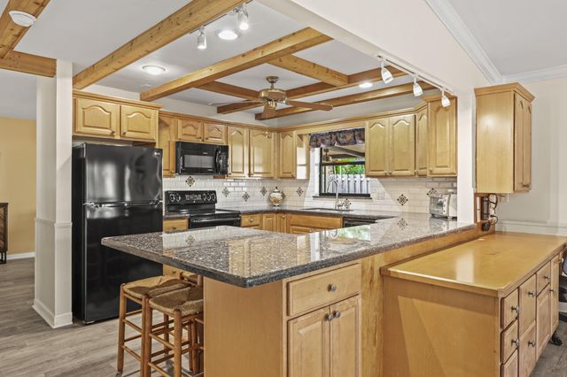 1089 Raintree Drive, Palm Beach Gardens, FL 33410