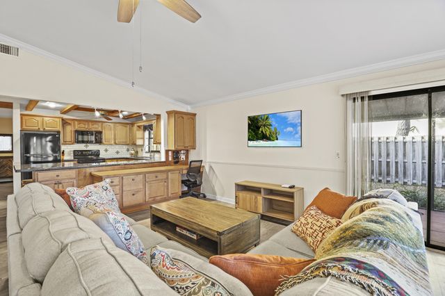 1089 Raintree Drive, Palm Beach Gardens, FL 33410