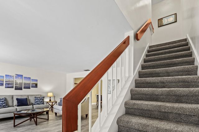 1089 Raintree Drive, Palm Beach Gardens, FL 33410