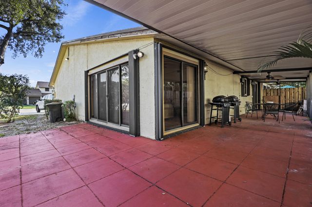 1089 Raintree Drive, Palm Beach Gardens, FL 33410