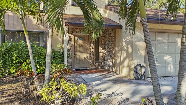 1089 Raintree Drive, Palm Beach Gardens, FL 33410