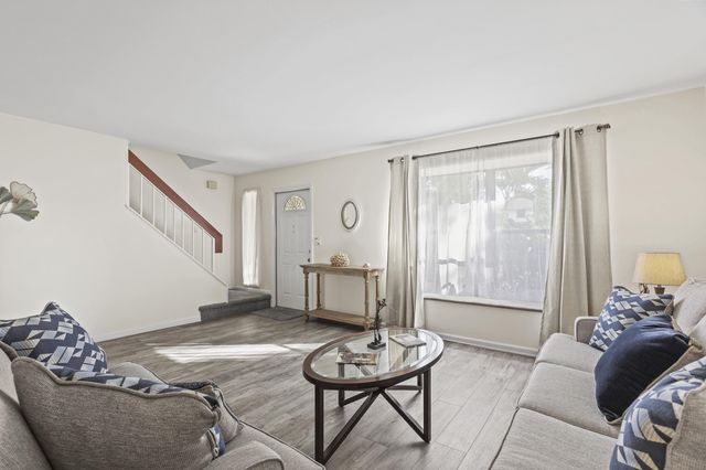 1089 Raintree Drive, Palm Beach Gardens, FL 33410