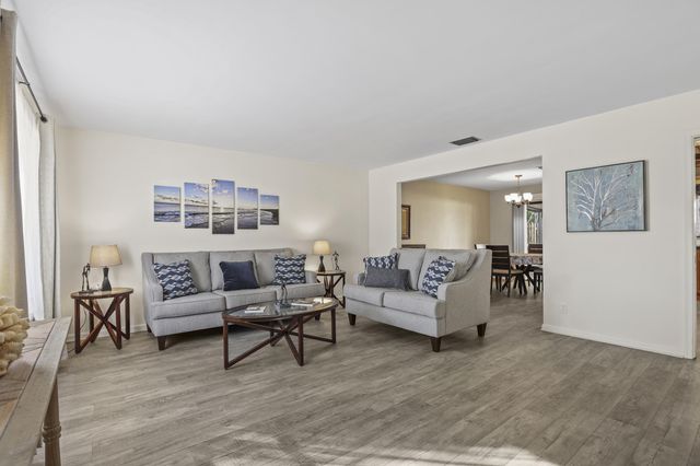 1089 Raintree Drive, Palm Beach Gardens, FL 33410