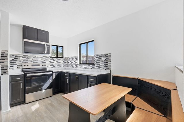 526 Apache Avenue NW, Albuquerque, NM 87102