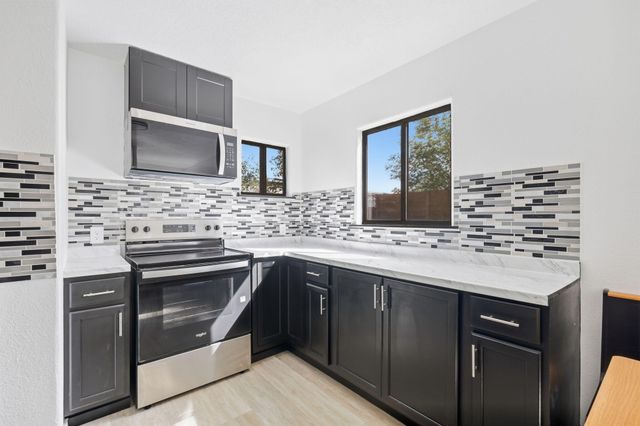 526 Apache Avenue NW, Albuquerque, NM 87102