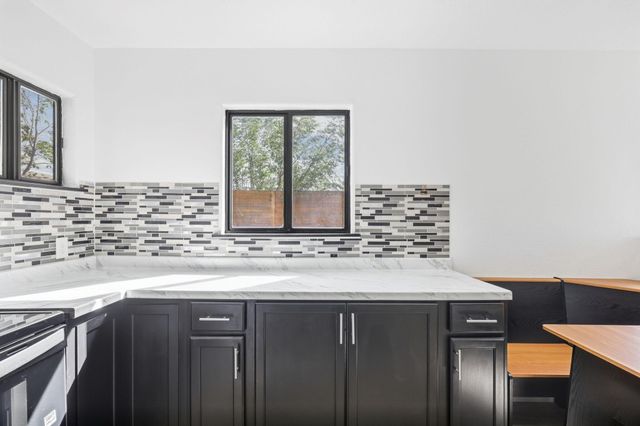 526 Apache Avenue NW, Albuquerque, NM 87102