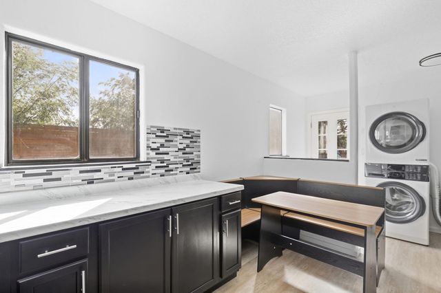 526 Apache Avenue NW, Albuquerque, NM 87102
