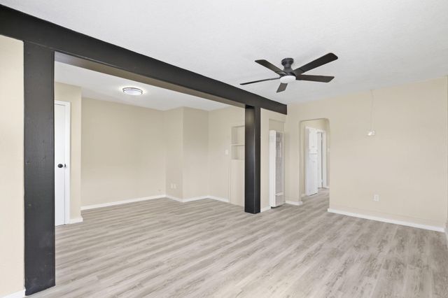 526 Apache Avenue NW, Albuquerque, NM 87102