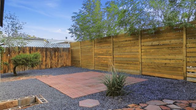526 Apache Avenue NW, Albuquerque, NM 87102