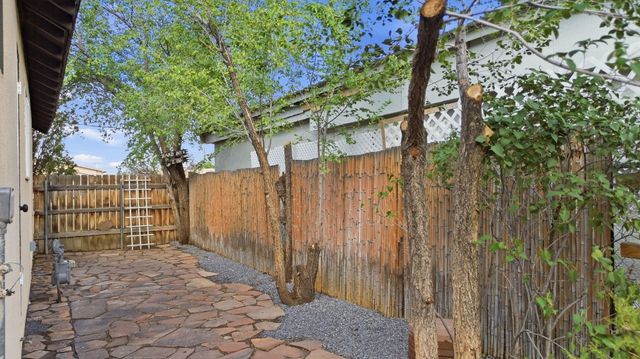 526 Apache Avenue NW, Albuquerque, NM 87102