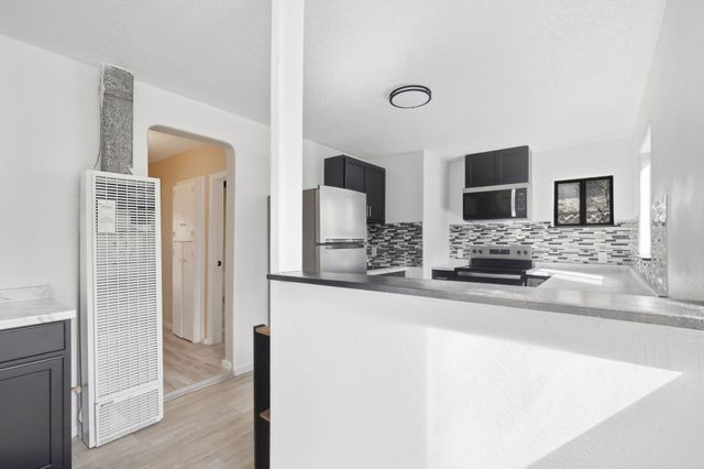 526 Apache Avenue NW, Albuquerque, NM 87102