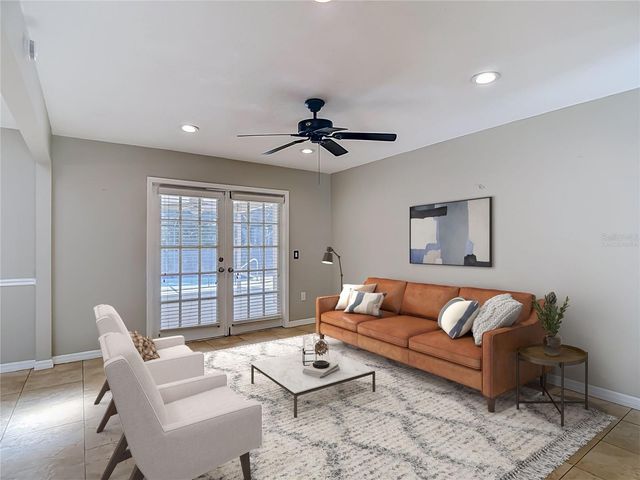 811 AMBASSADOR LOOP, Tampa, FL 33613