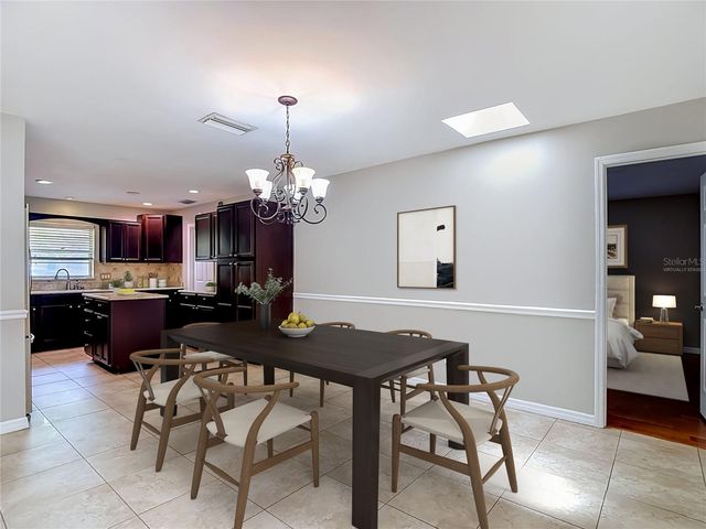811 AMBASSADOR LOOP, Tampa, FL 33613