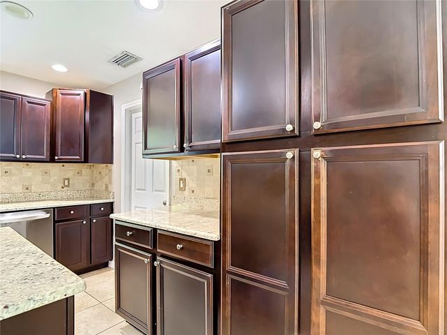 811 AMBASSADOR LOOP, Tampa, FL 33613