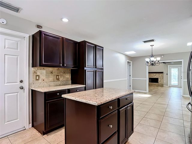 811 AMBASSADOR LOOP, Tampa, FL 33613
