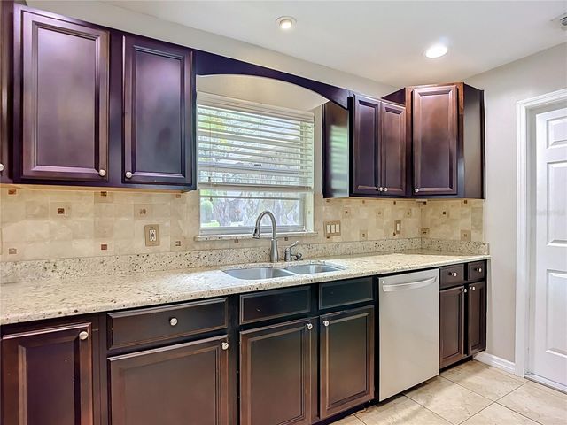 811 AMBASSADOR LOOP, Tampa, FL 33613