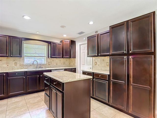 811 AMBASSADOR LOOP, Tampa, FL 33613