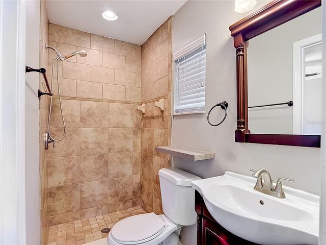 811 AMBASSADOR LOOP, Tampa, FL 33613