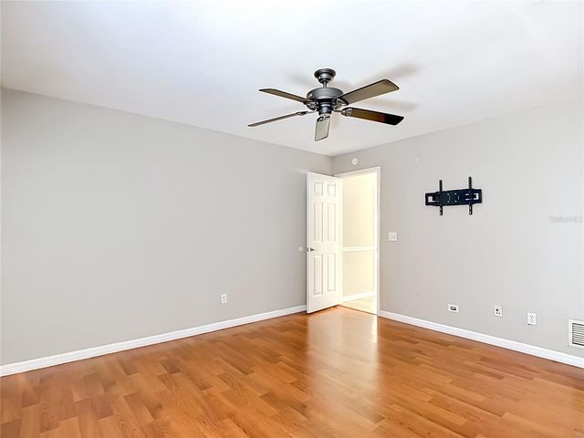 811 AMBASSADOR LOOP, Tampa, FL 33613
