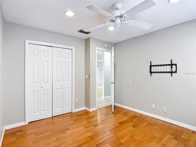 811 AMBASSADOR LOOP, Tampa, FL 33613