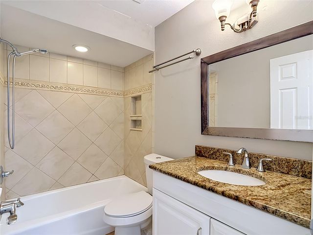811 AMBASSADOR LOOP, Tampa, FL 33613