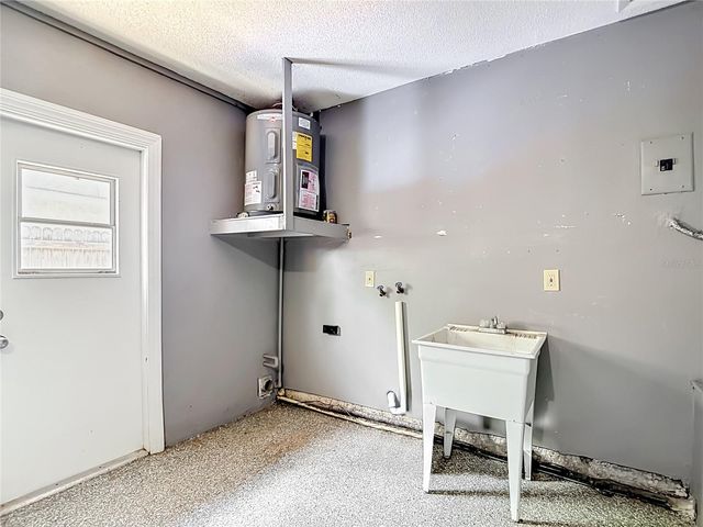 811 AMBASSADOR LOOP, Tampa, FL 33613