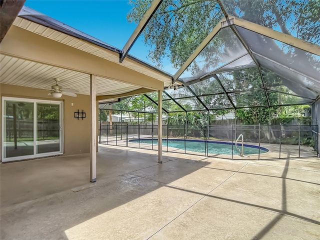 811 AMBASSADOR LOOP, Tampa, FL 33613
