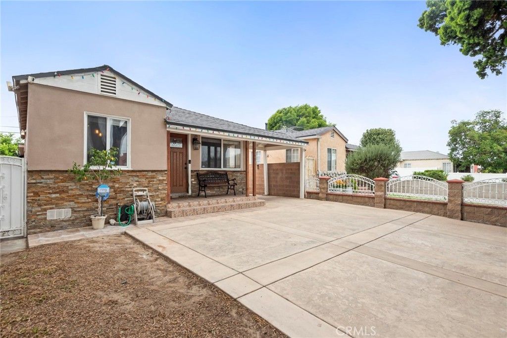 9549 Mallison, South Gate, CA 90280