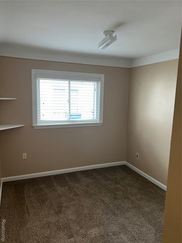 7411 N Vernon Street, Dearborn Heights, MI 48127