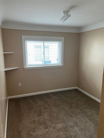 7411 N Vernon Street, Dearborn Heights, MI 48127