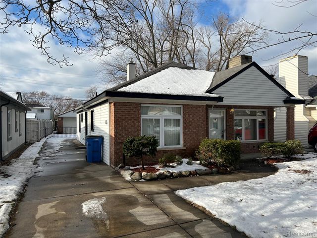 7411 N Vernon Street, Dearborn Heights, MI 48127