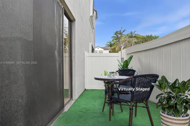 11719 NW 11th St, Pembroke Pines, FL 33026