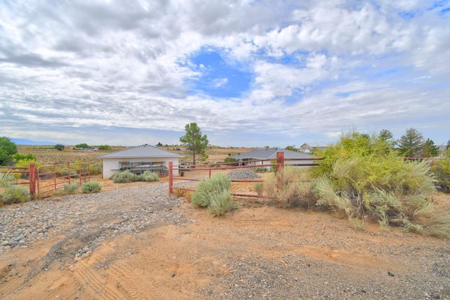 21 San Fernando Avenue, Los Lunas, NM 87031